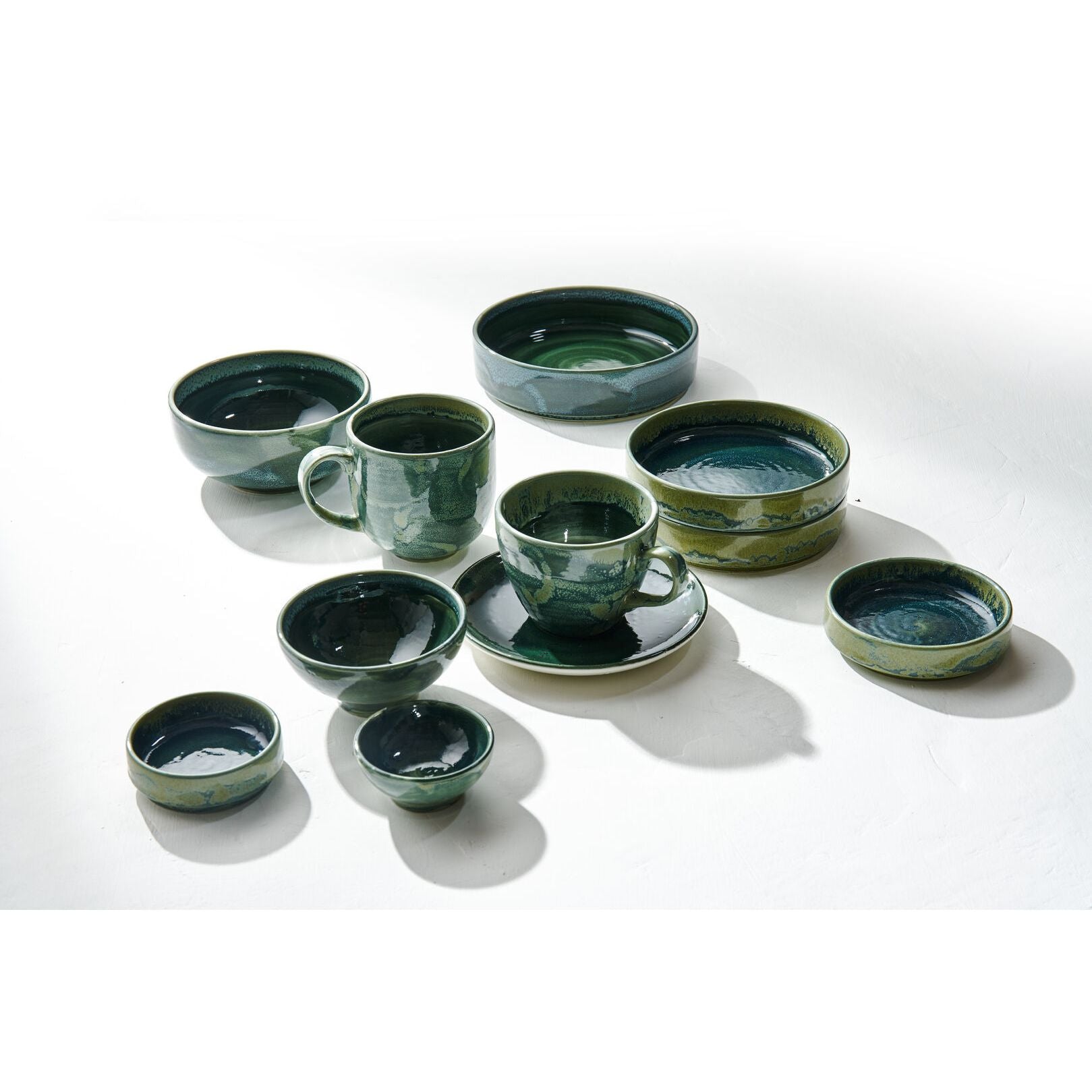 Utopia | Tableware | Aurora Vesuvius Burnt Emerald Bowl 15.5 x 6.75cm 65.5cl (6 1/8 x 2 5/8" 23oz) | Bespoke77