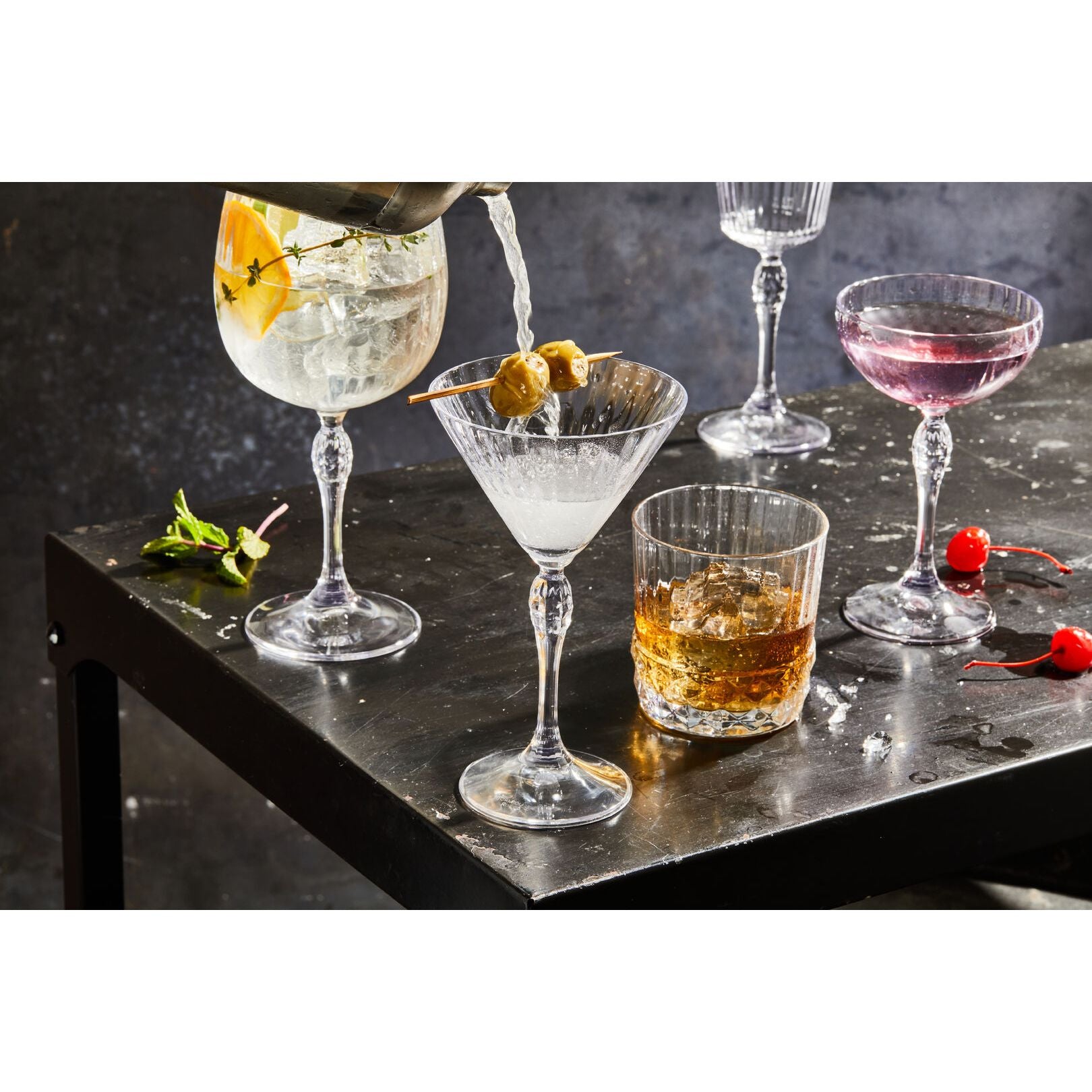 Utopia | Glassware (Crystal) | Americas 20s Cocktail Glass 20.32cm H 25cl | Bespoke77