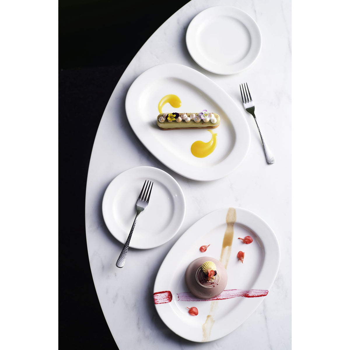 Alchemy White Rimmed Oval Plate 11"