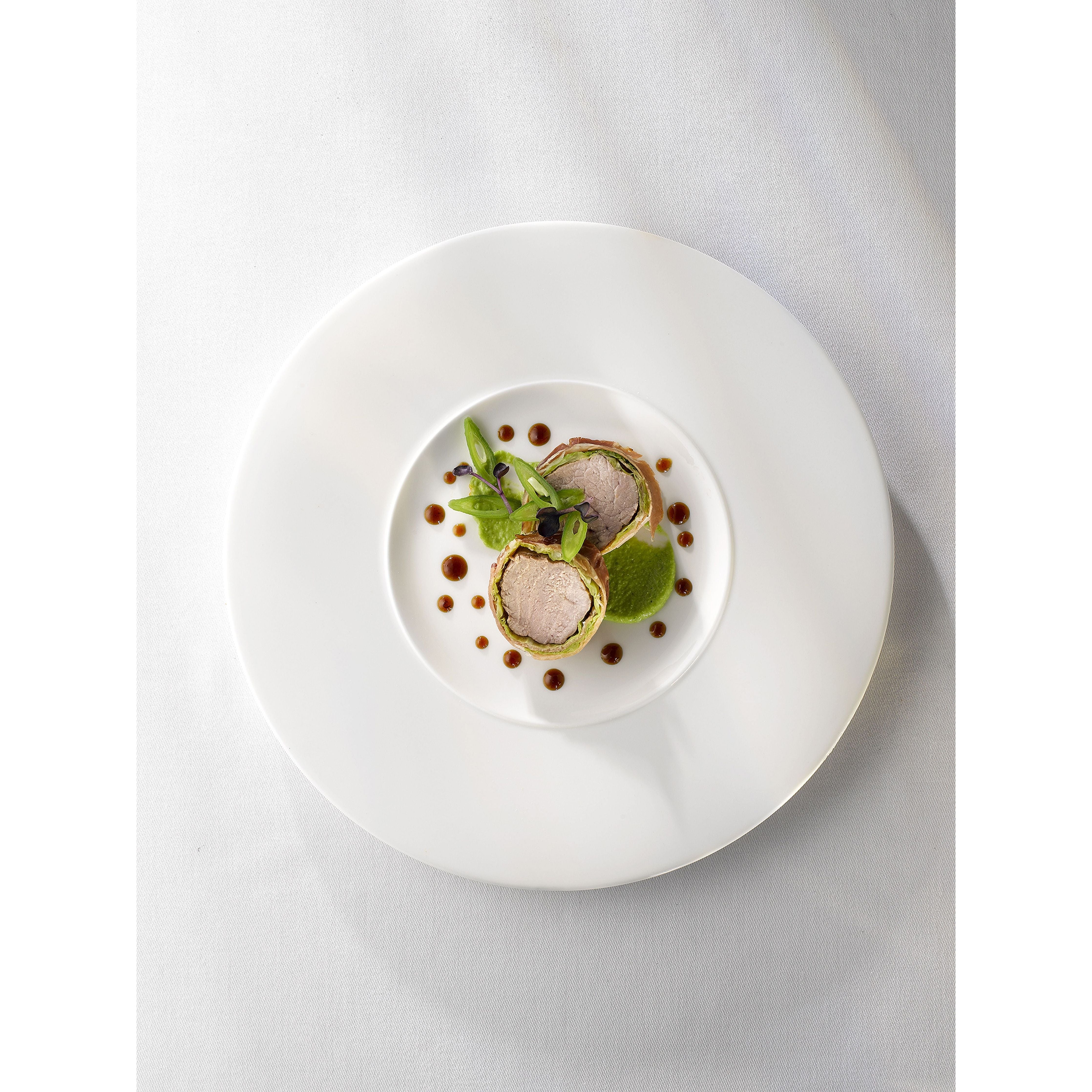 Alchemy Ambience White Wide Rim Plate 11"