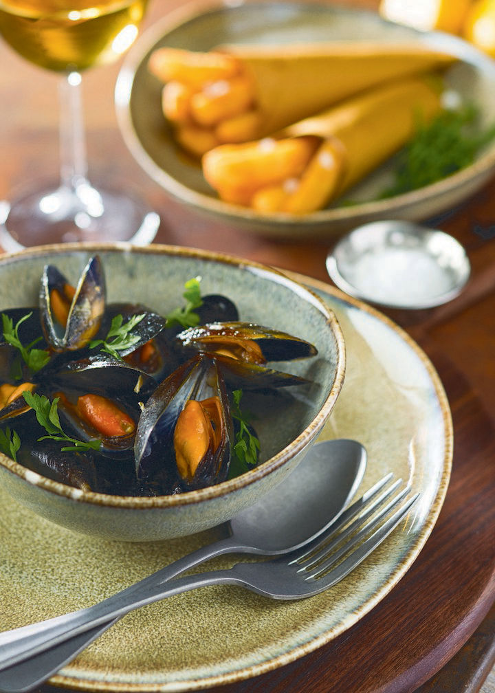 Lichen Coupe Plate 8" (20.5cm)