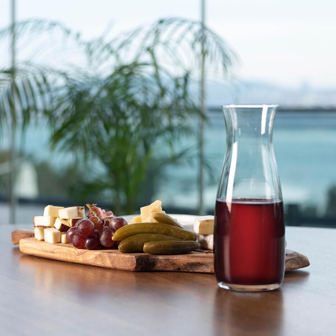 Amphora Carafe 41oz (118cl)