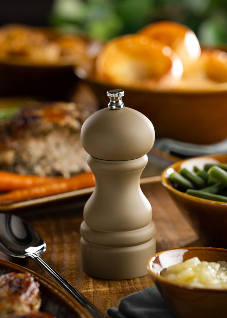 Olive Wood Salt/Pepper Grinder 5" (13cm)