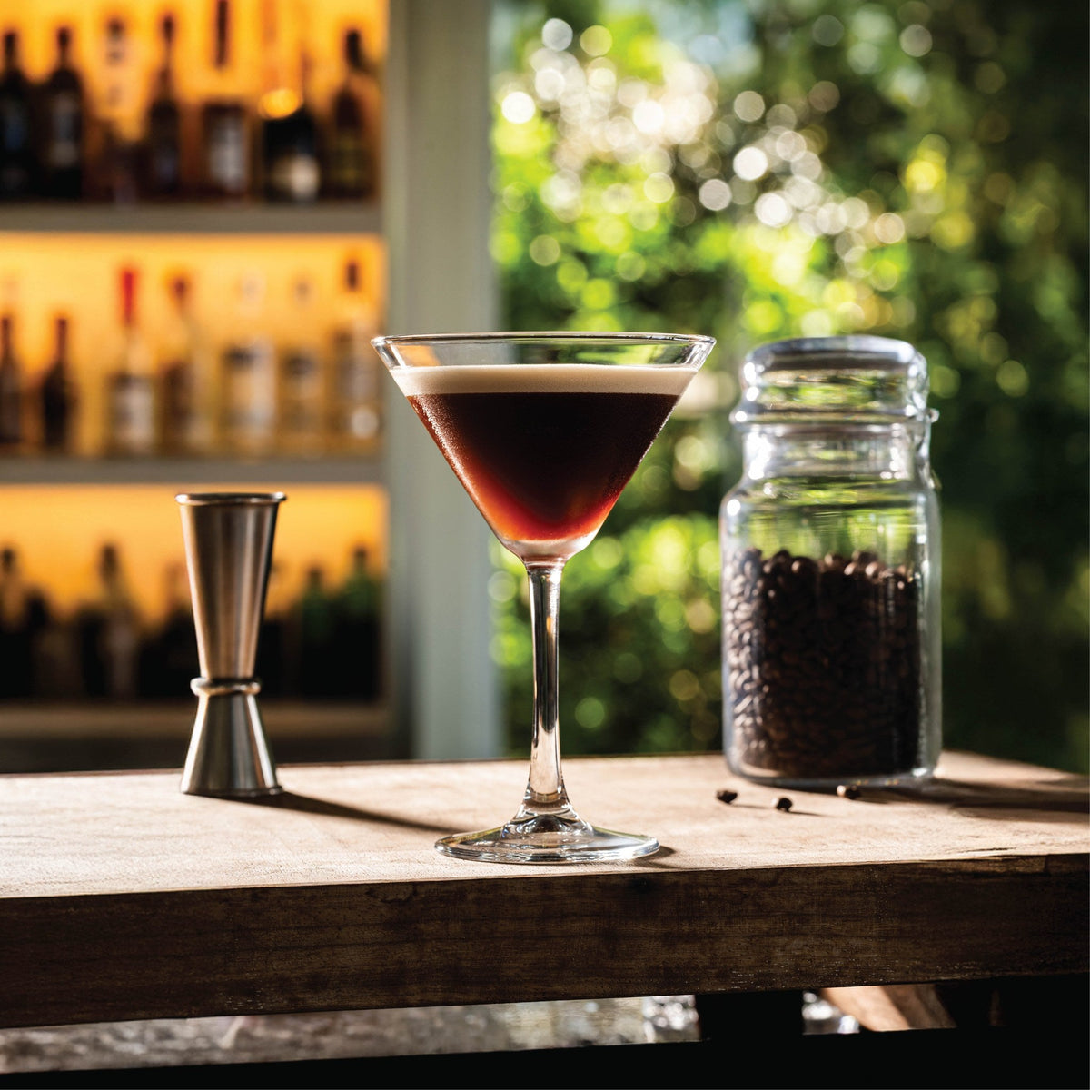Sardinia stemmed martini glass 27cl, lifestyle image
