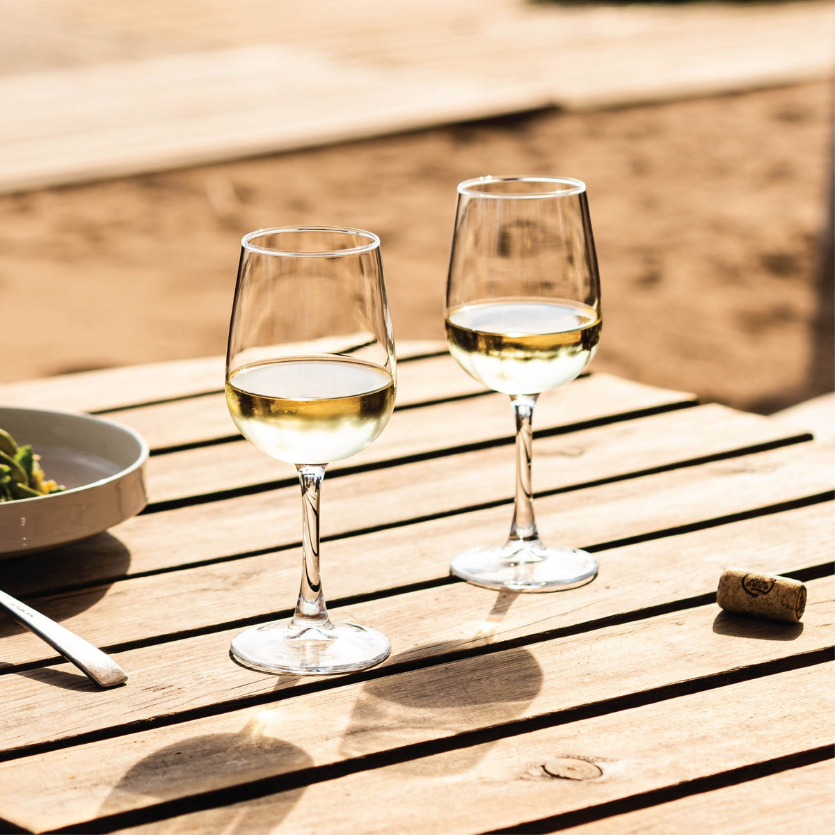 Sardinia stemmed wine glass 35cl, lifestyle image