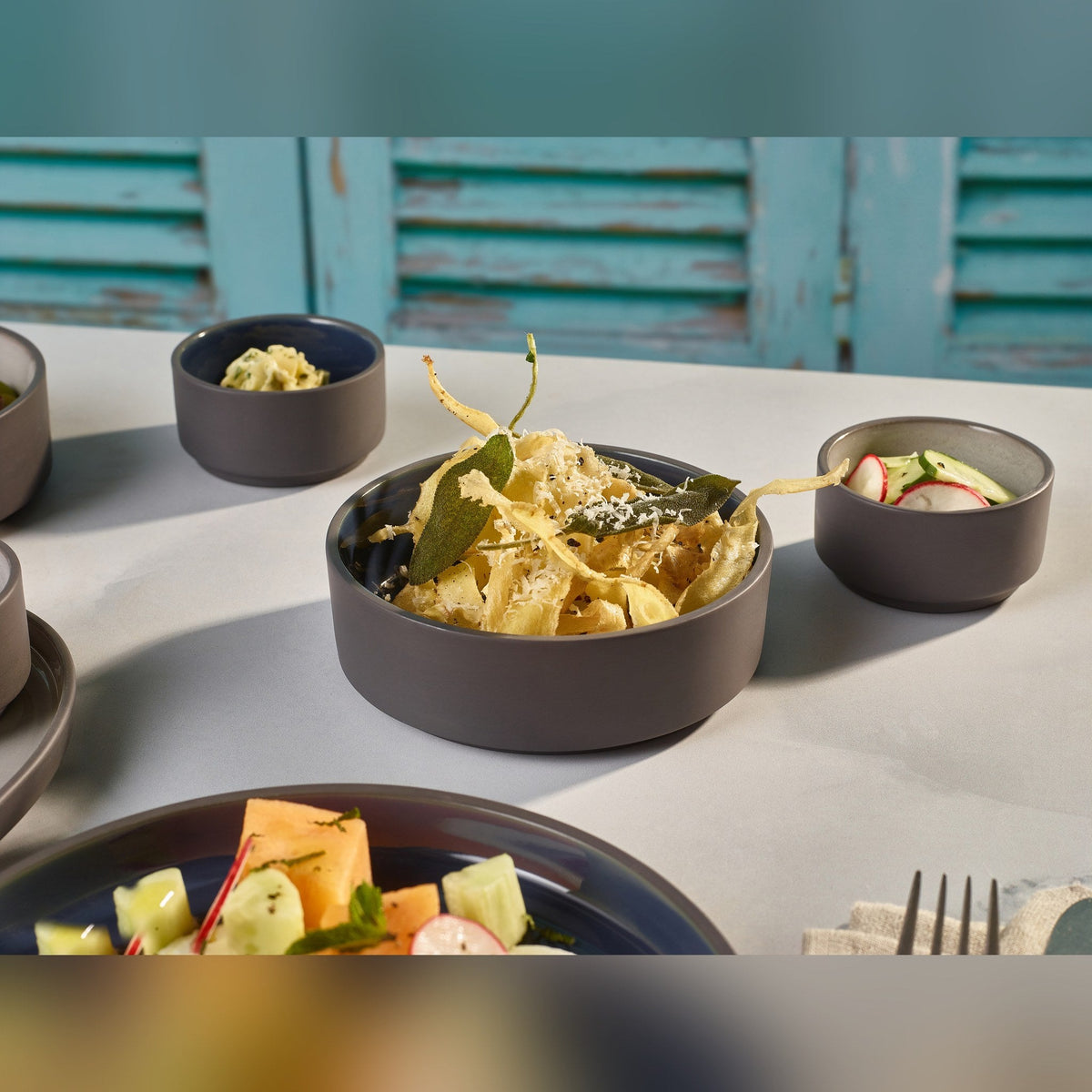 Kava blue porcelain presentation bowl 13cm, lifestyle image