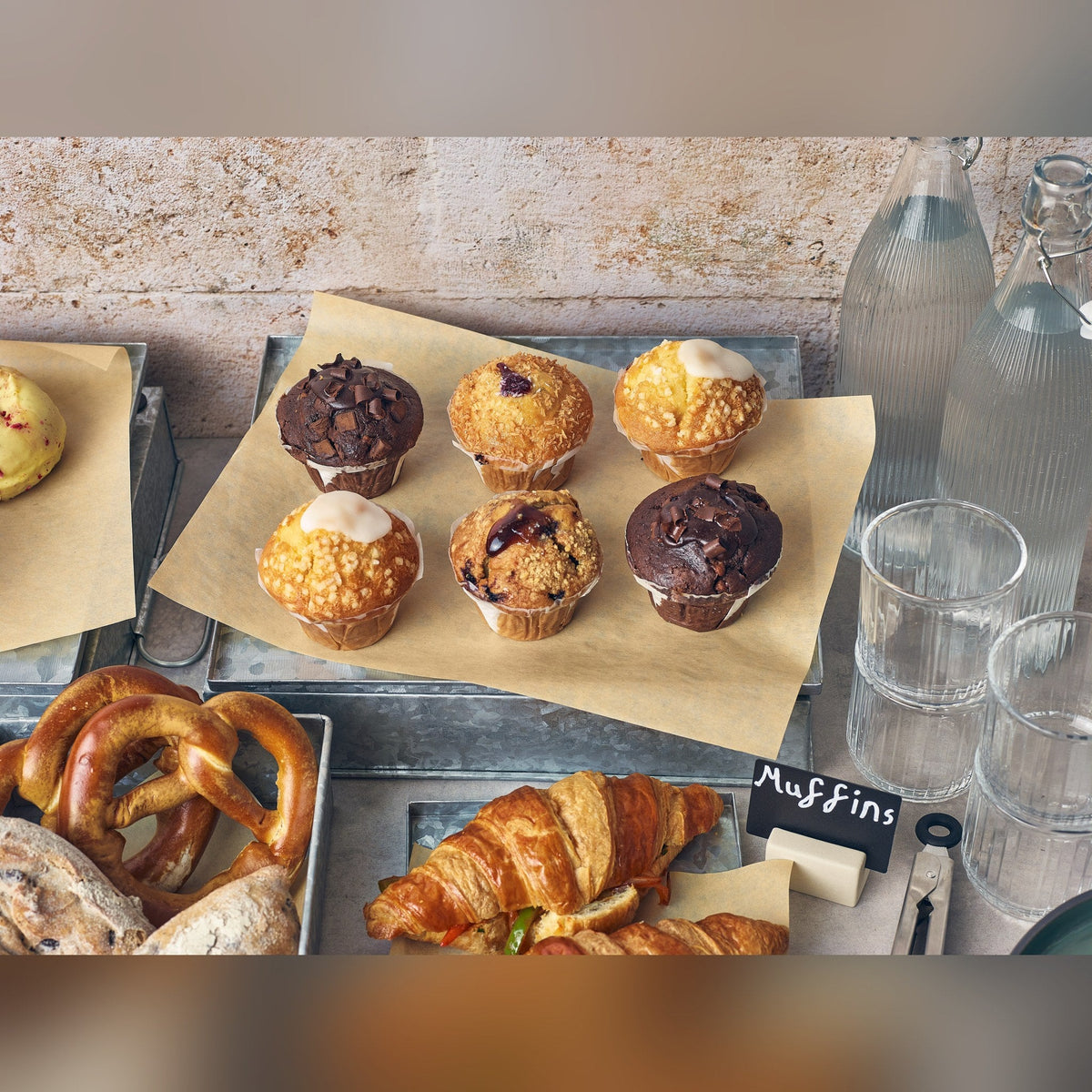 Low galvanised steel display tray GN 1/2, lifestyle image