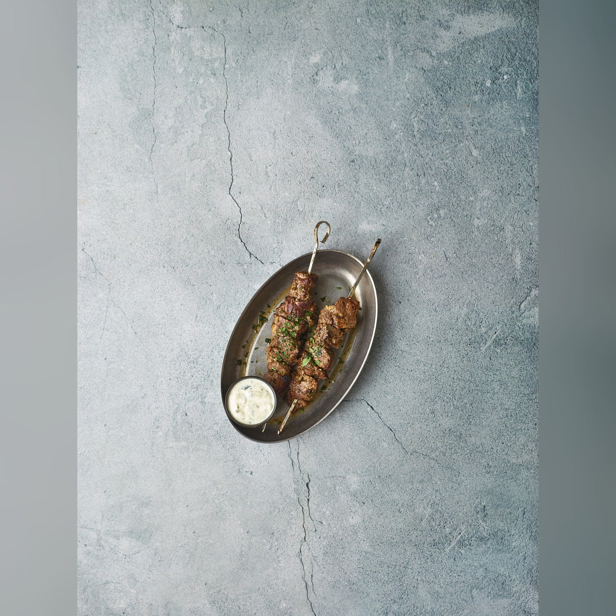 Vintage steel oval serving dish 24.5 x 15cm, lifestyle image