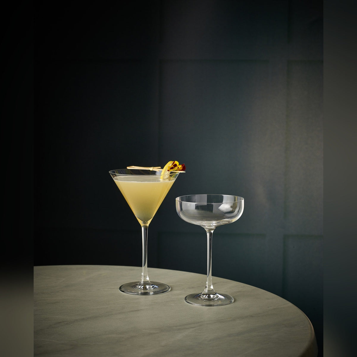 Sonore Signature lead-free crystal martini cocktail glass 15cl, lifestyle image