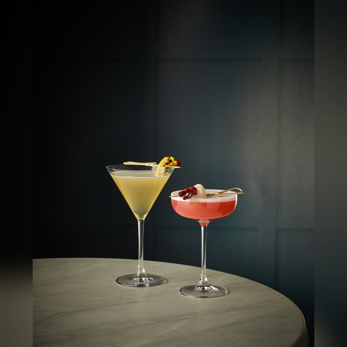 Sonore Signature lead-free crystal martini cocktail glass 15cl, lifestyle image