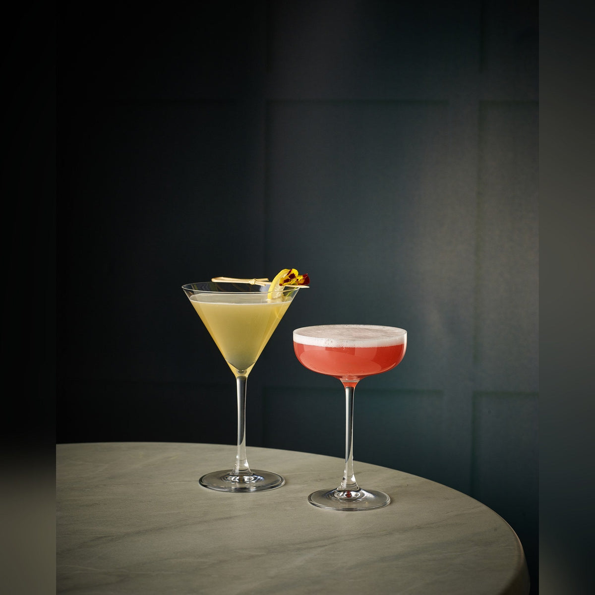 Sonore lead-free crystal champagne coupe glass 22cl, lifestyle image