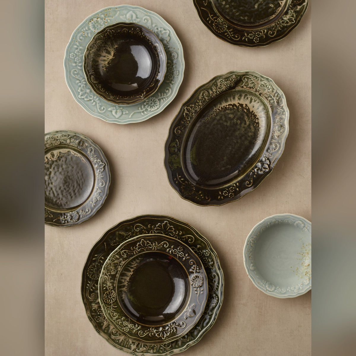 Reverie Ivy deep winged porcelain plate 23cm with embossed edges, lifestyle image
