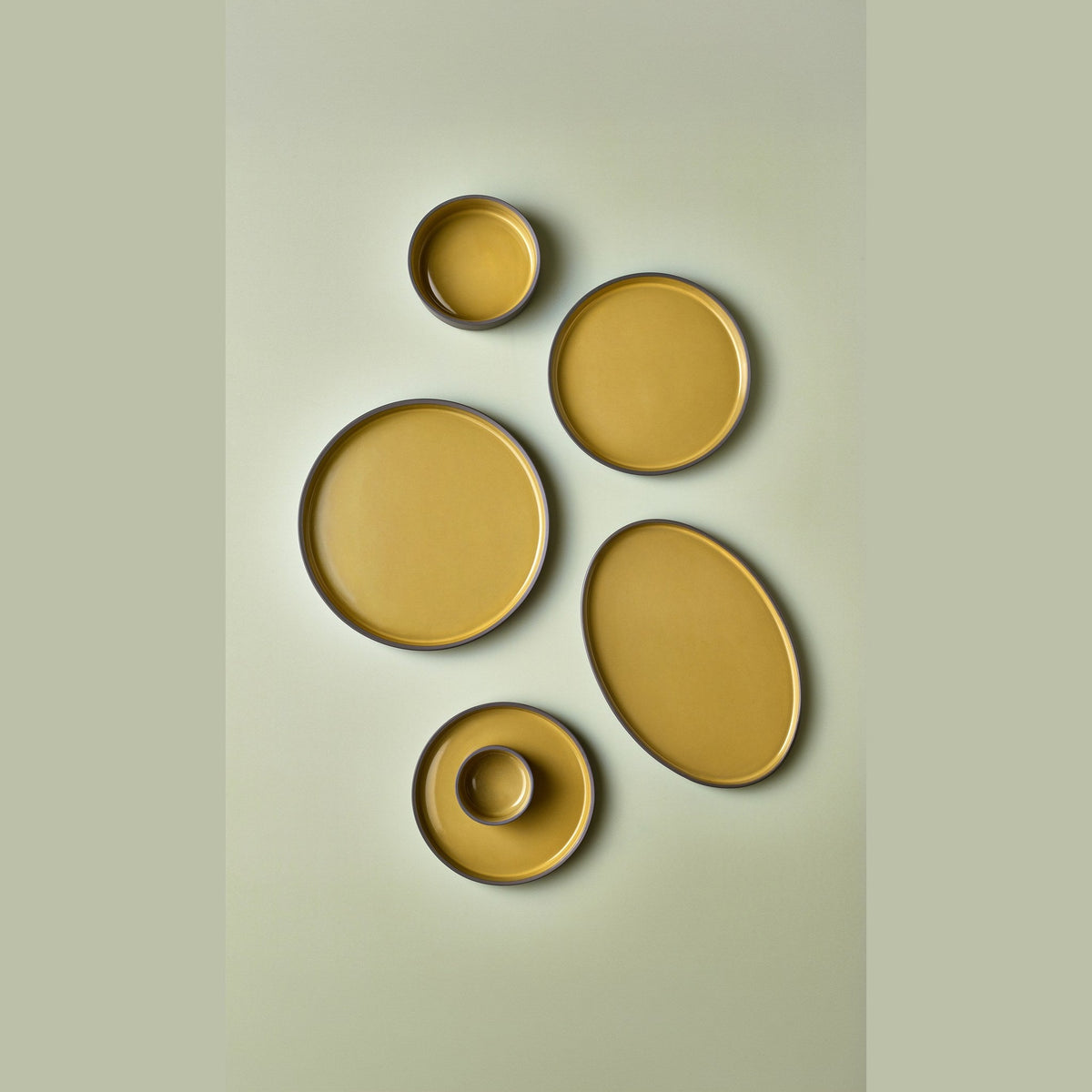 Kava yellow porcelain presentation plate 20cm with two tone finish, lifestyle image