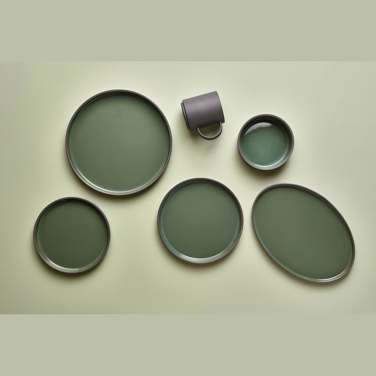 Kava green porcelain presentation bowl 13cm, lifestyle image