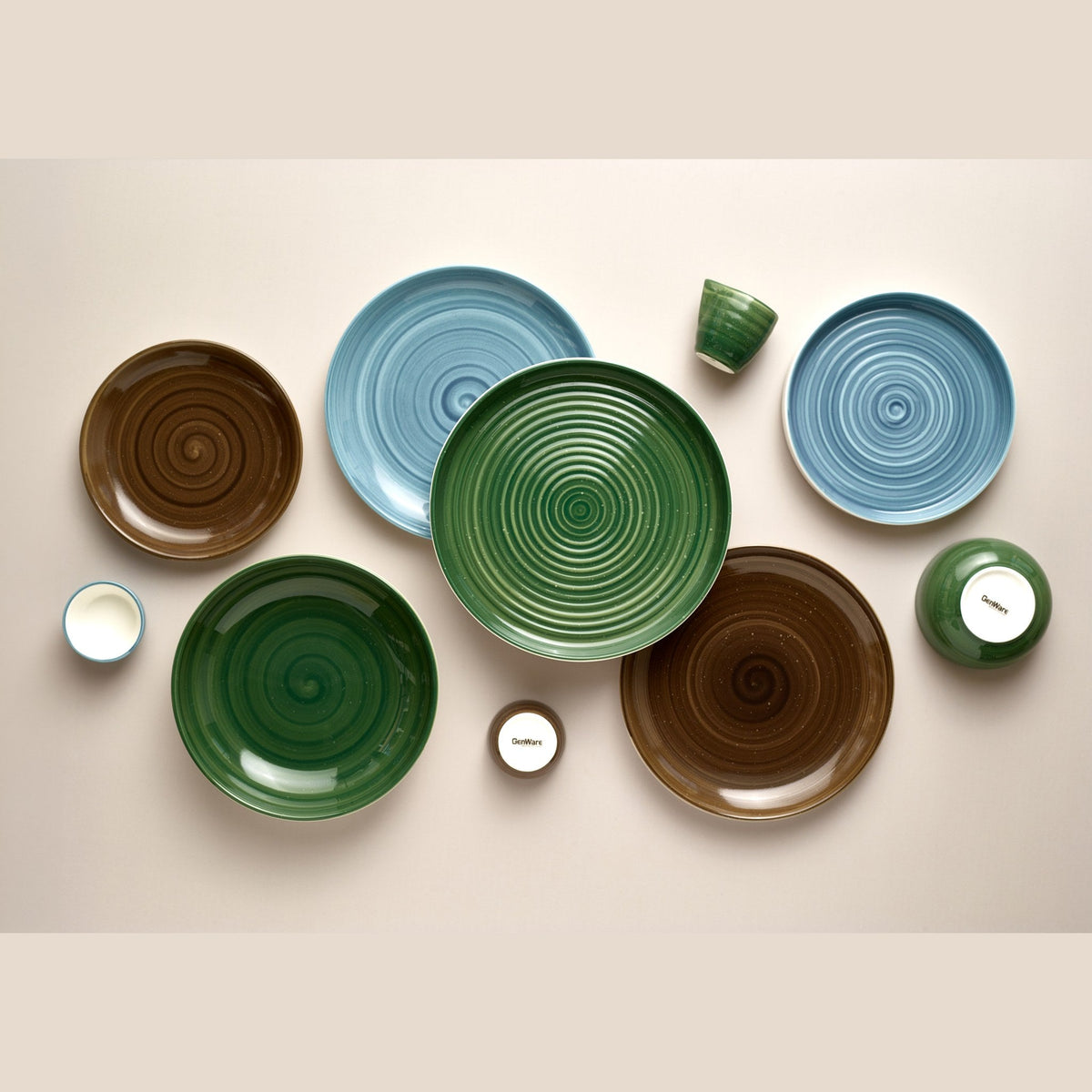 Miro green reactive glaze porcelain coupe plate 19cm, lifestyle image