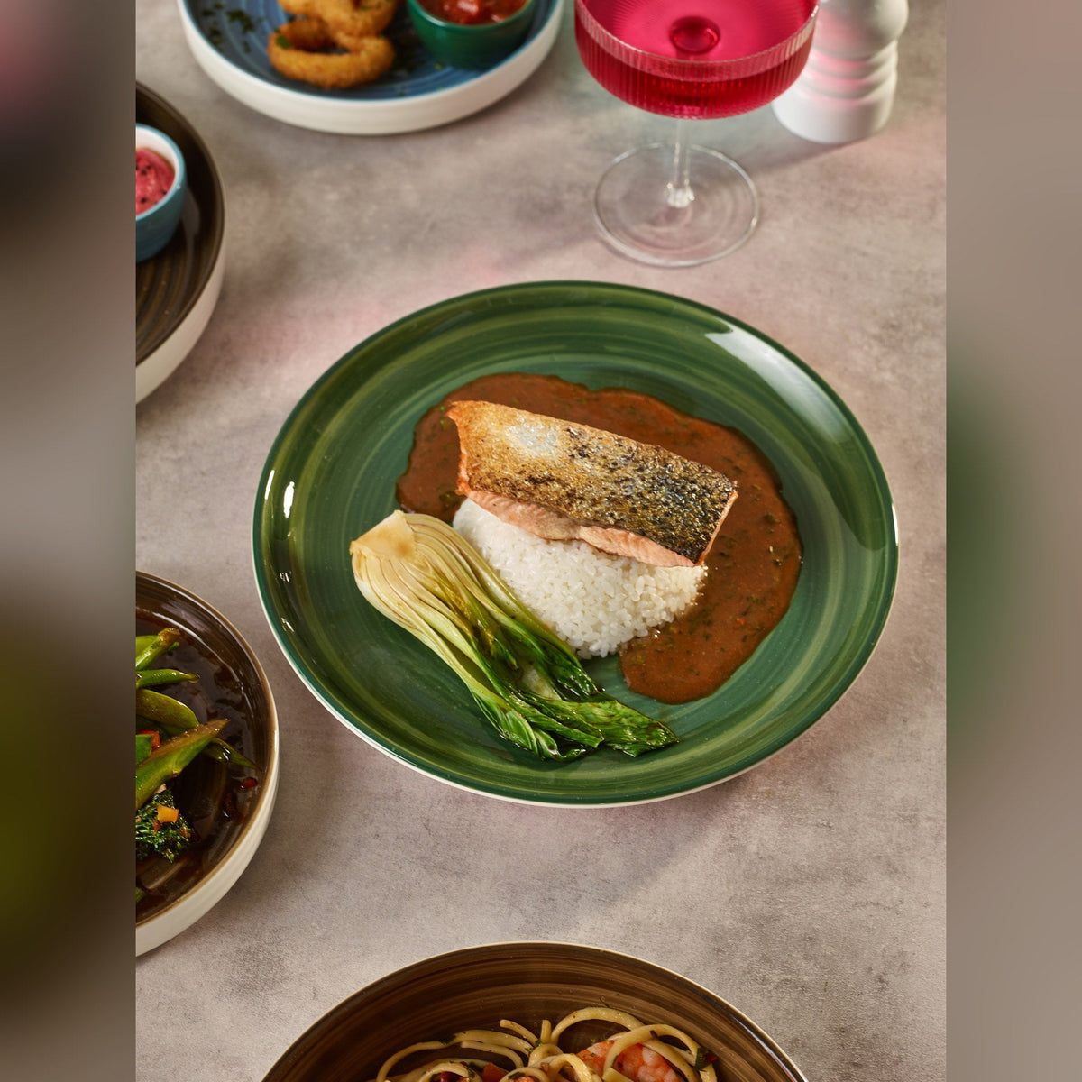 Miro green reactive glaze porcelain coupe plate 27.5cm, lifestyle image