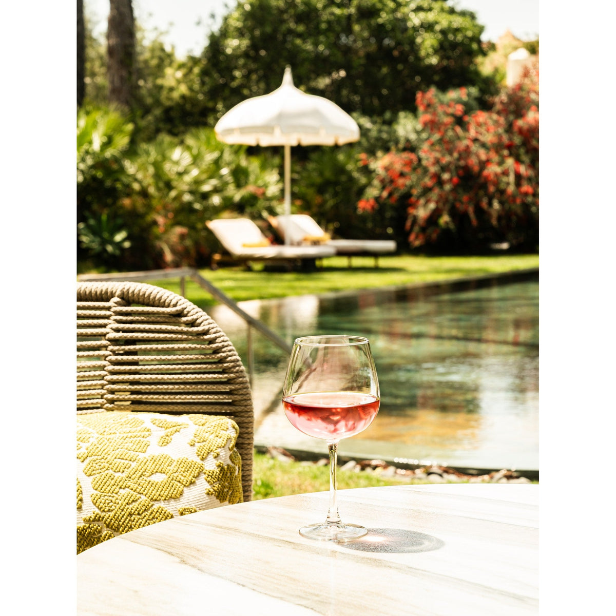 Sardinia stemmed gin cocktail glass 75cl, lifestyle image
