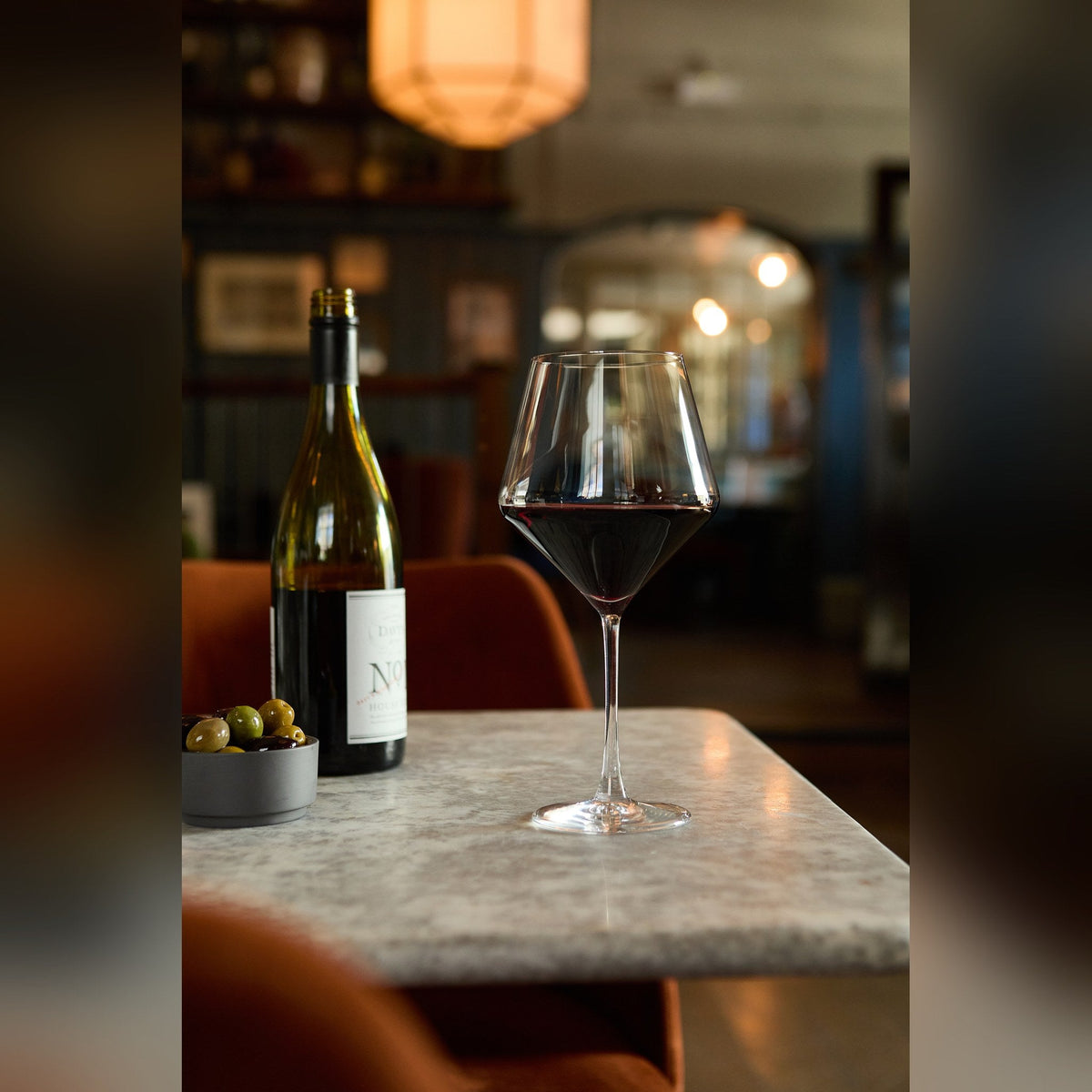 Brio lead-free crystal angular wine glass 46cl, lifestyle image