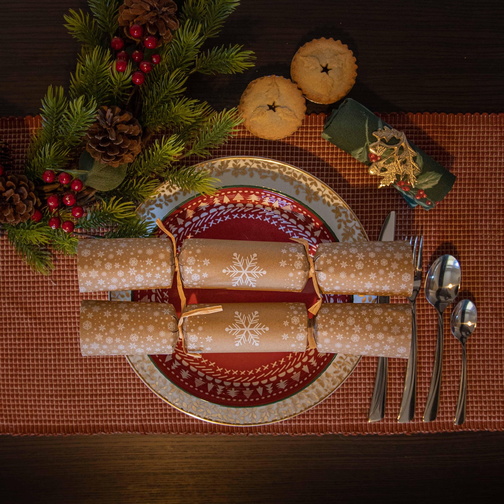 Plastic Free/Eco Friendly Deluxe Snowflake Eco- Friendly Kraft Christmas Crackers 12 Inch - BESPOKE77