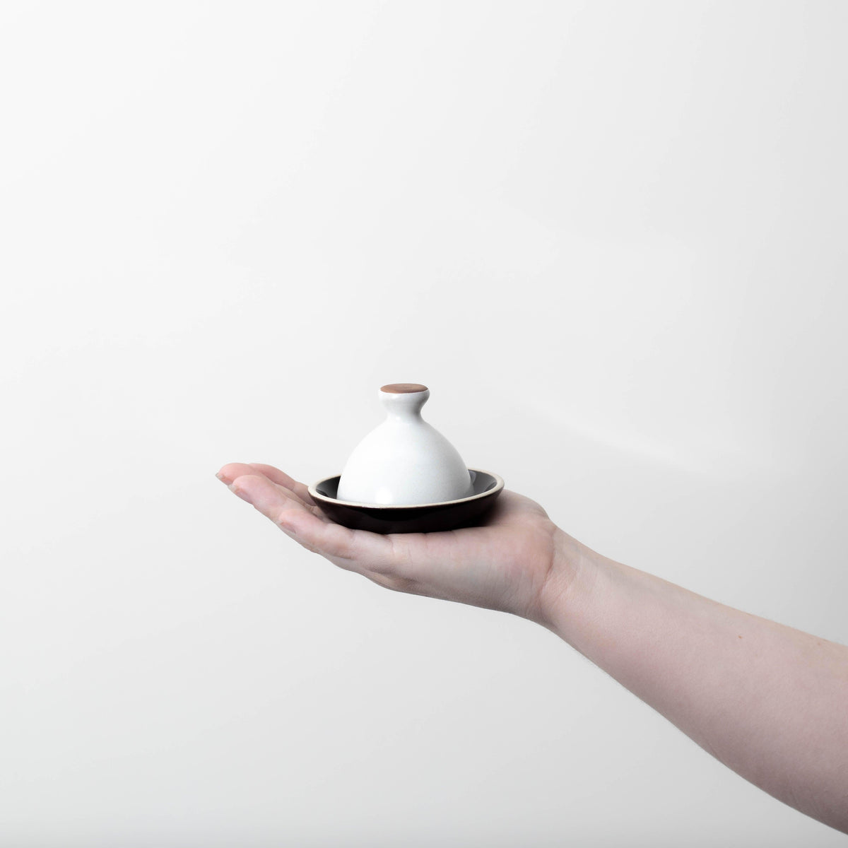 Mocha Brown Hazelnut Base With Matte White Dome Butter Dish (45ml) - BESPOKE77