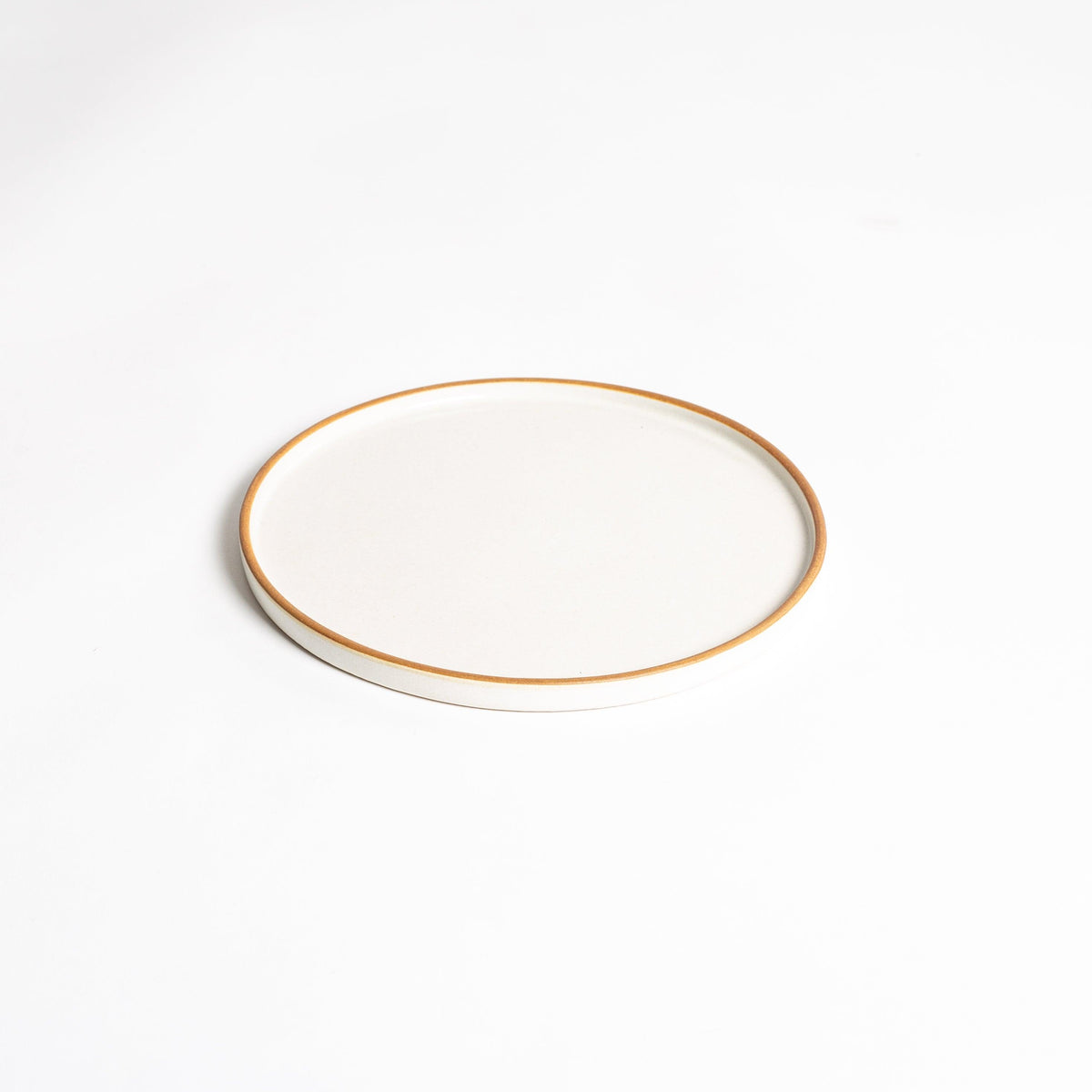 Keywords: Matte White With Rye Edge 20cm Flat Plate, gold rim
Product Name: Bespoke 77 Matte White With Rye Edge 20cm Flat Plate with Gold Rim